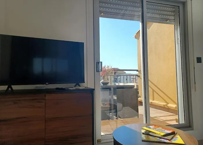 Cap'nomad Cote Port - Terrasse - Piscine - Parking 아파트 아그